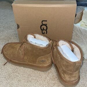Lace-up (Neumel II) Chestnut Ugg Boots